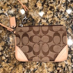 Coach pouch / wristlet